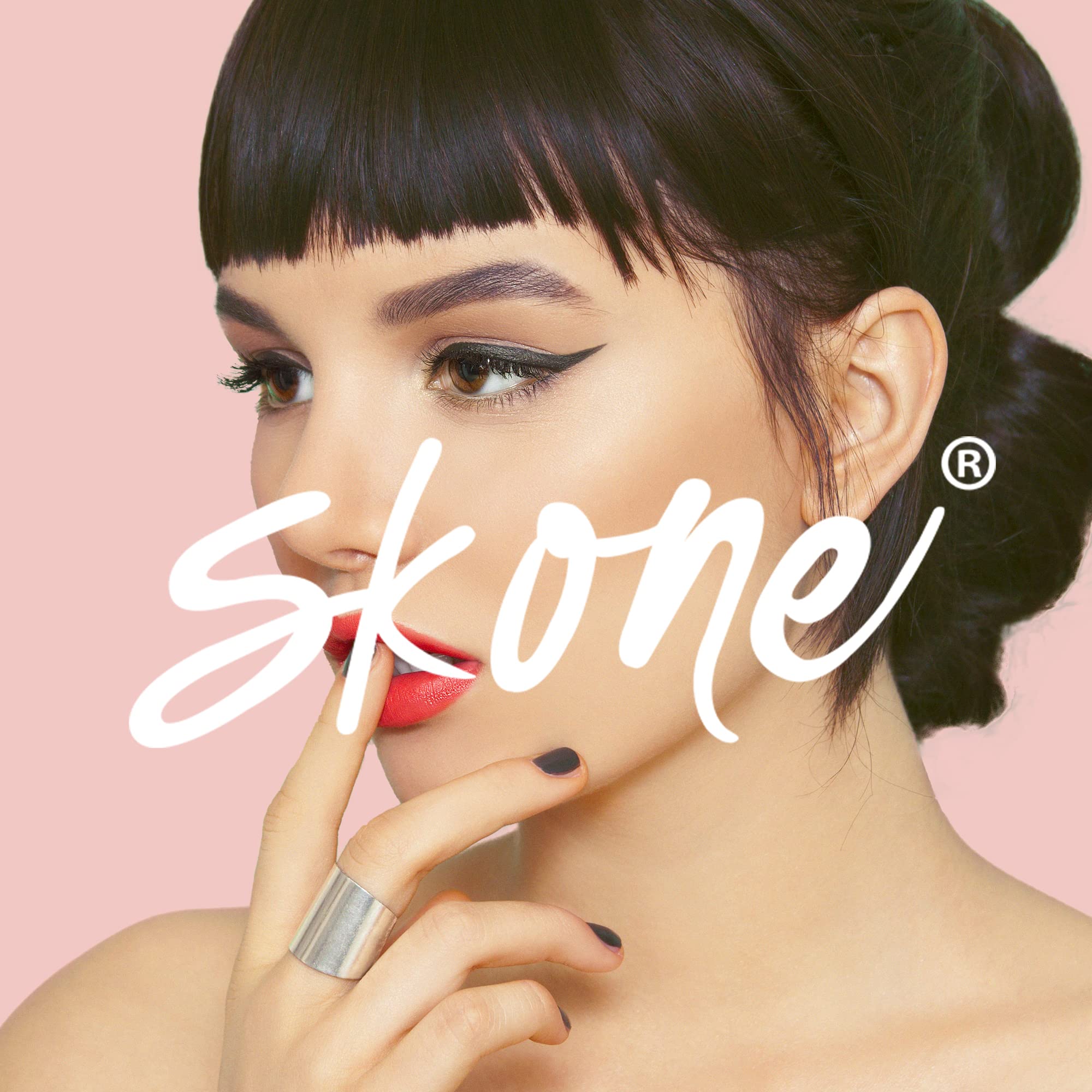 Skone waterproof eyeliner sweat-test demonstrates durable, smudge-free wear.