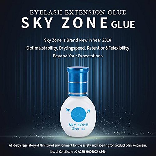 Sky Zone eyelash glue drying time close-up illustrating 1-2 second tack.