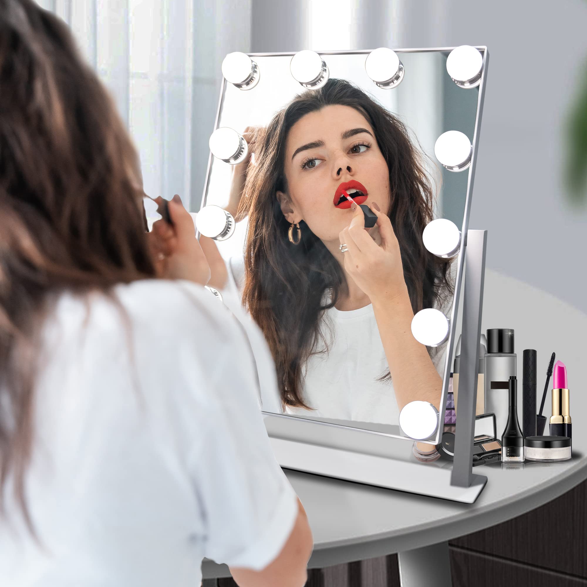 SLIMOON Hollywood mirror neutral daylight mode provides color accurate foundation matching.