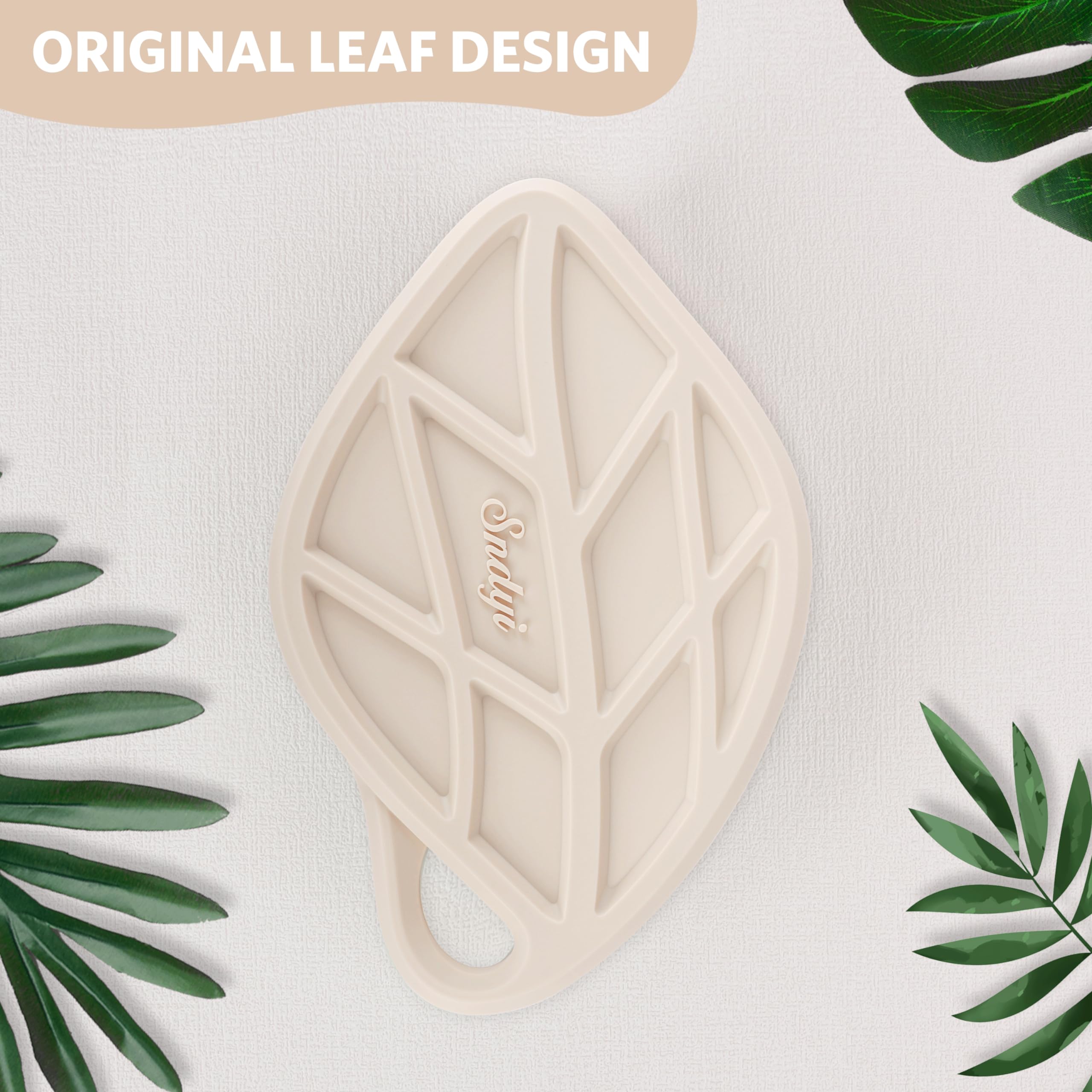 Ergonomic leaf shape provides a firm grip.