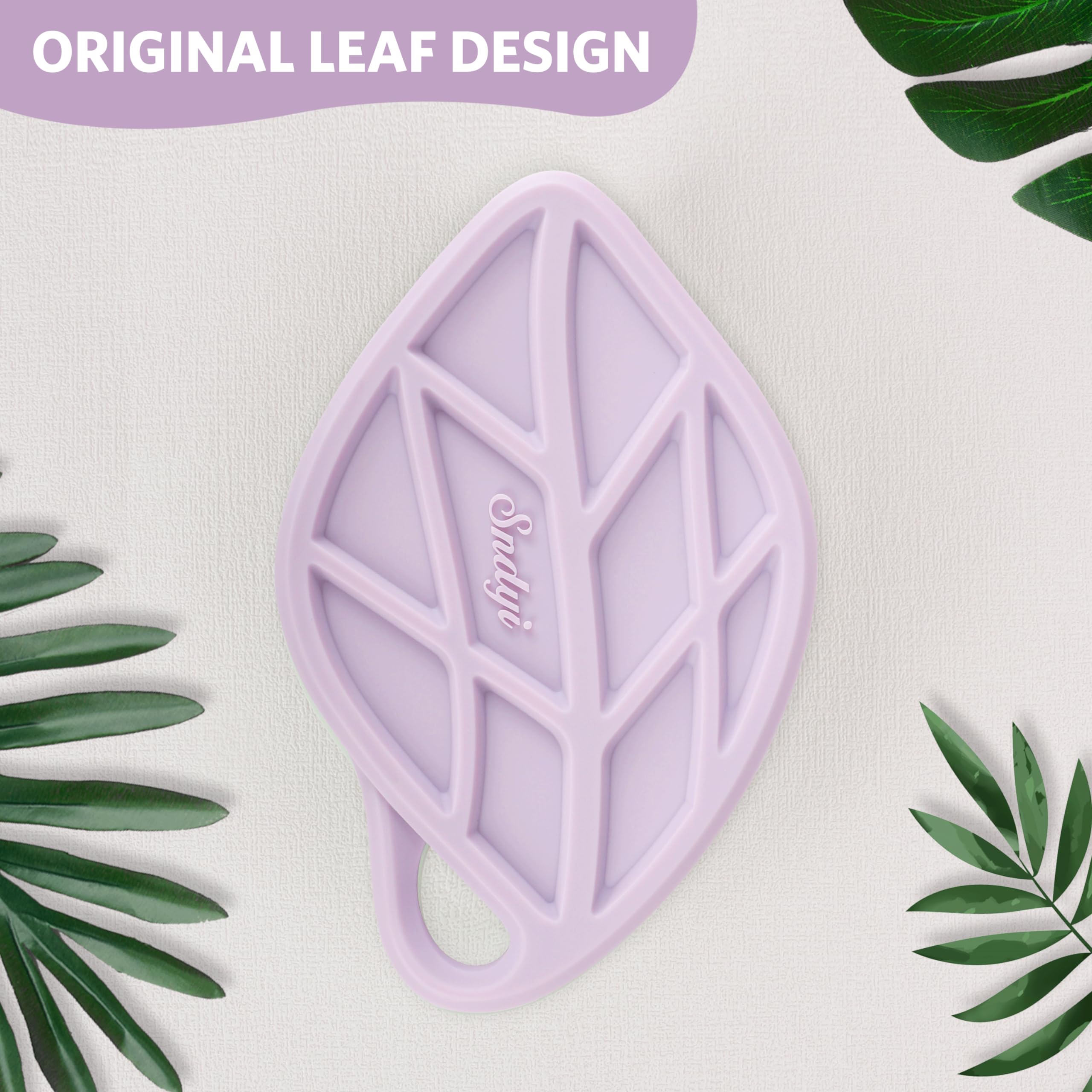 Sndyi leaf-shaped design provides ergonomic grip for foamy showers
