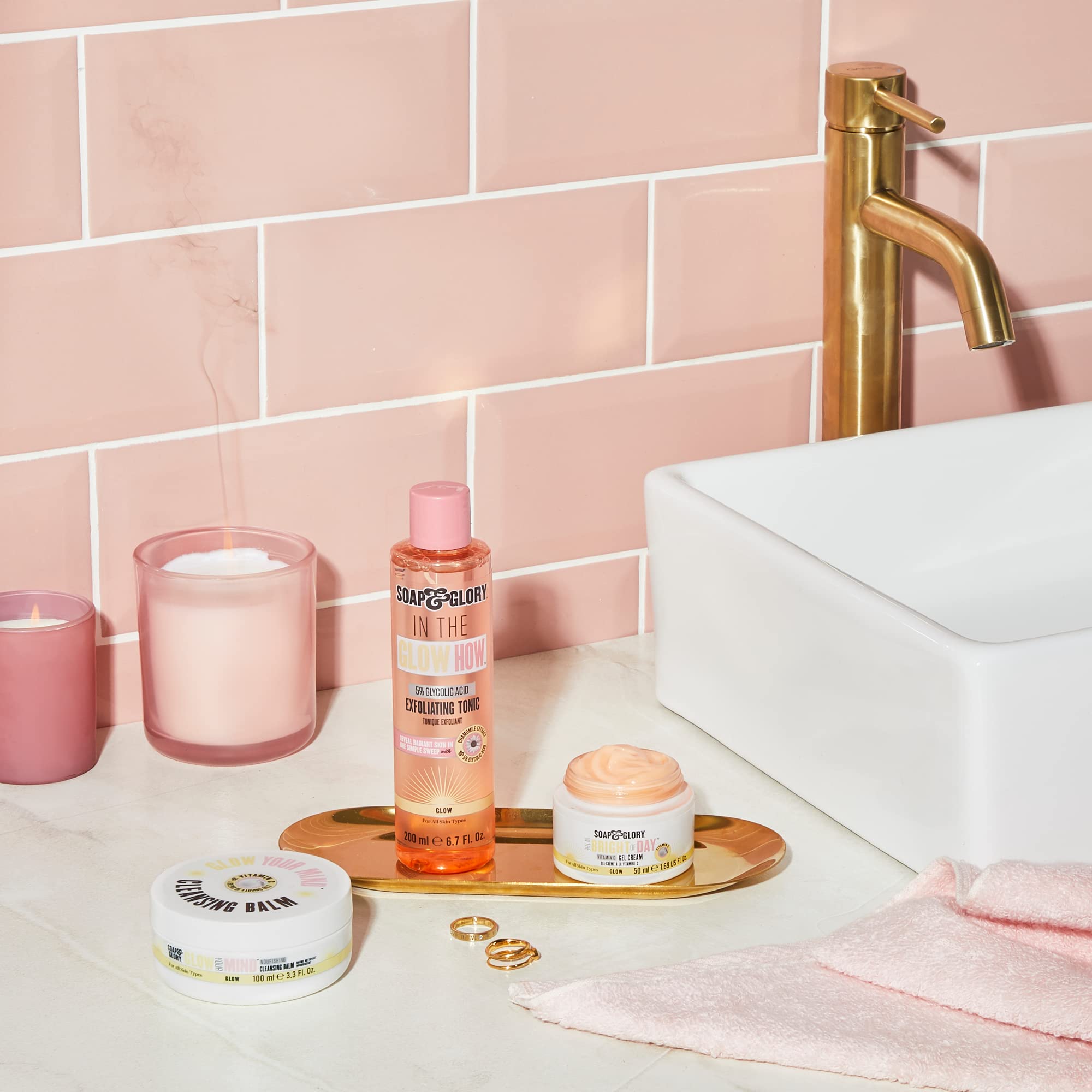 Soap & Glory Glow Tonic chamomile image highlights calming extracts for balanced complexion