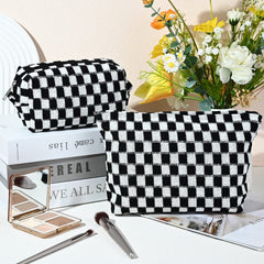 SOIDRAM checkered pattern makeup bag close-up highlighting lightweight, water-resistant canvas materials