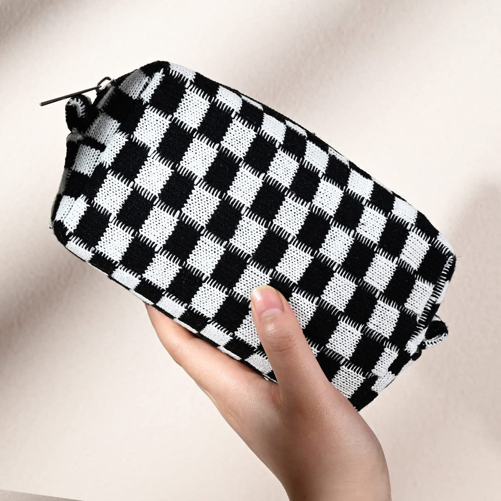 SOIDRAM checkered canvas bag provides quick content visibility and access