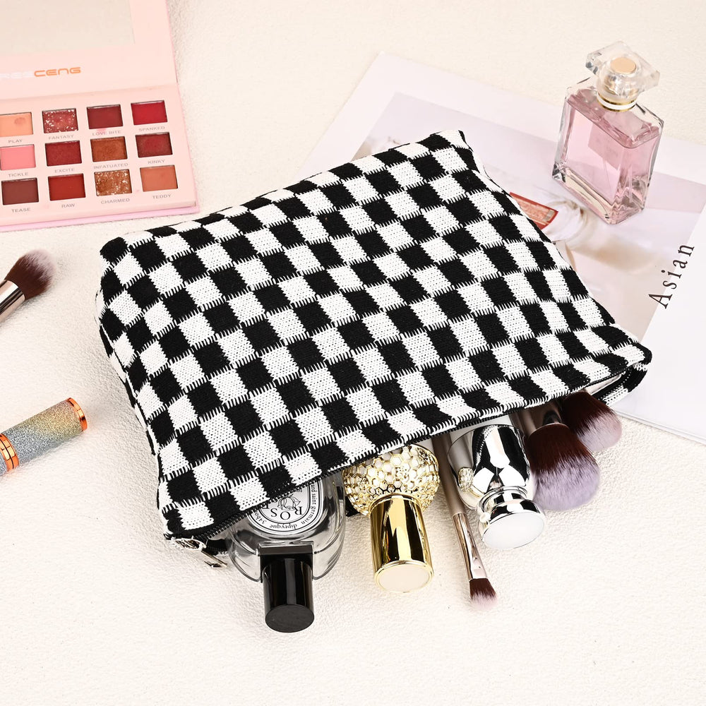 SOIDRAM black checkered design pairs with daily routines and trips