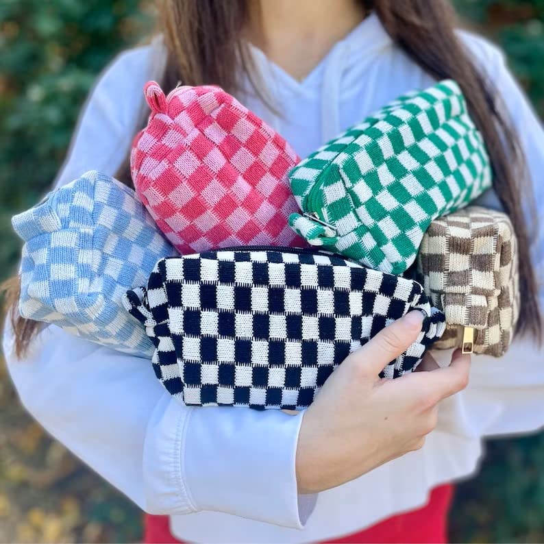 SOIDRAM women's makeup pouch set designed for organized vanity storage.