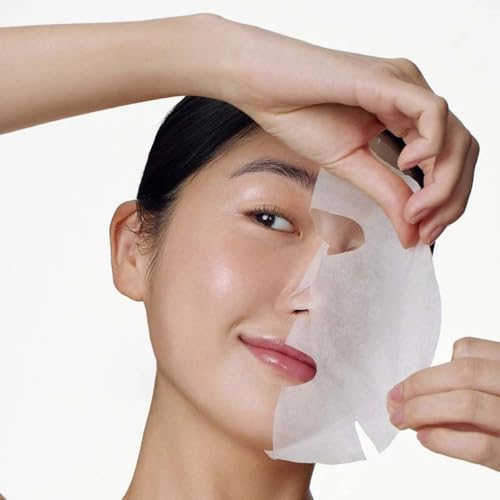SOME BY MI Galactomyces Glutathione Daily Mask texture close-up hints Vitamin C brightness.