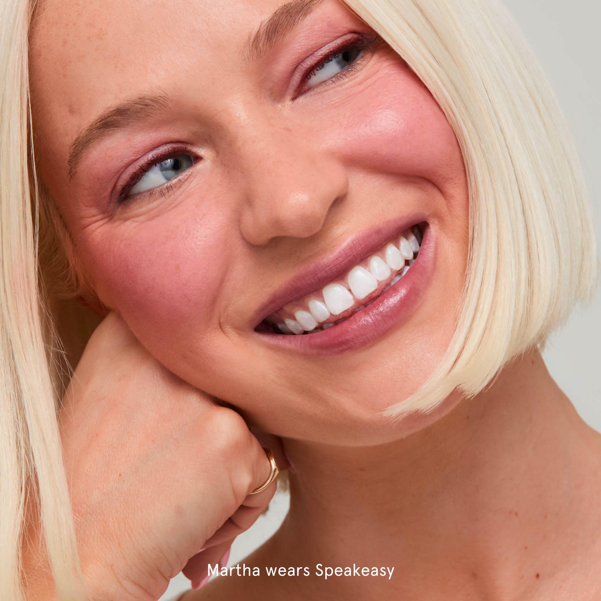 SOSHE Blurring Pillow Blush ingredient panel featuring squalane