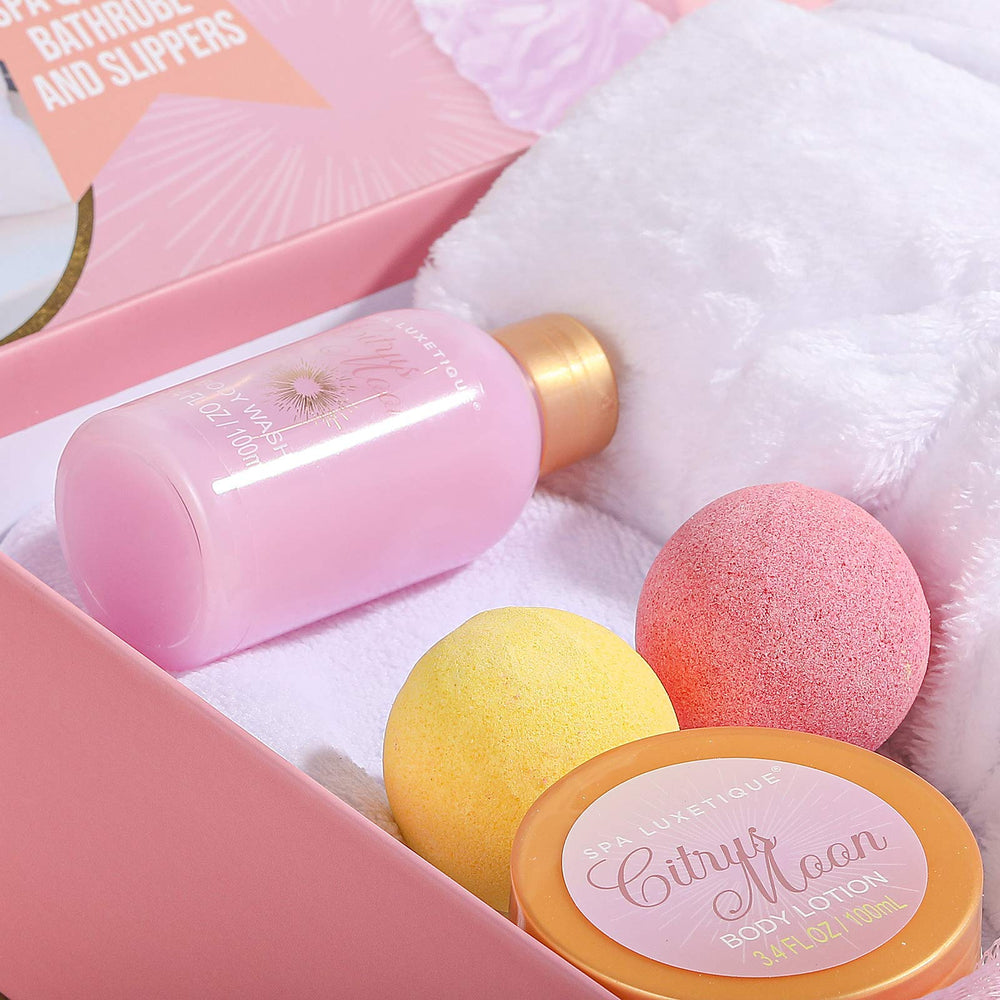 Spa Luxetique bath puff for gentle cleansing and lather.