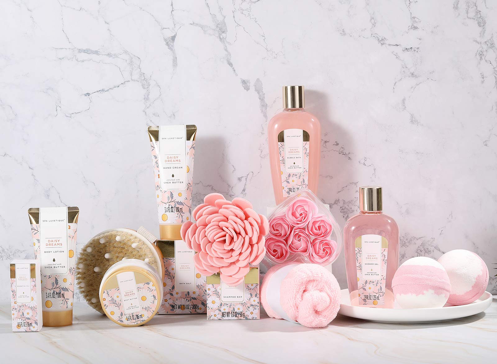 Close-up of Daisy Dream scent notes and packaging by Spa Luxetique