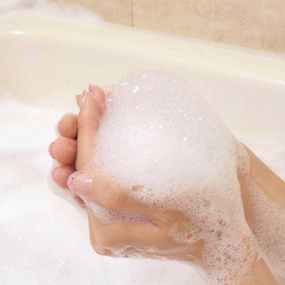 Spa Luxetique dos botellas 33-2-oz para uso frecuente.