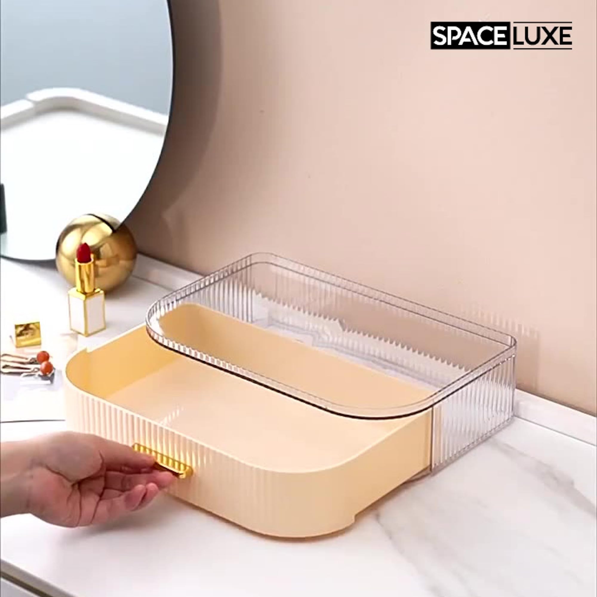 SpaceLuxe design preserves counter space while offering roomy storage