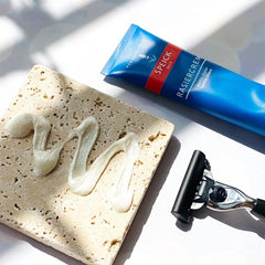 Speick Aplicación suave de crema, ritual diario para piel calmada.