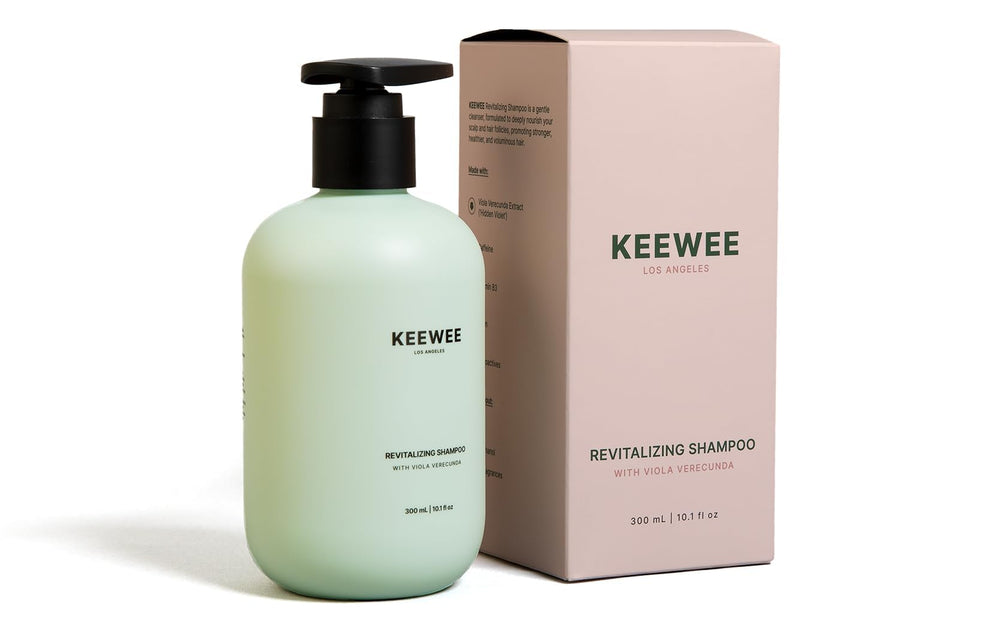 SRILabs KEEWEE shampoo bottle closeup for gentle, color-safe cleansing.