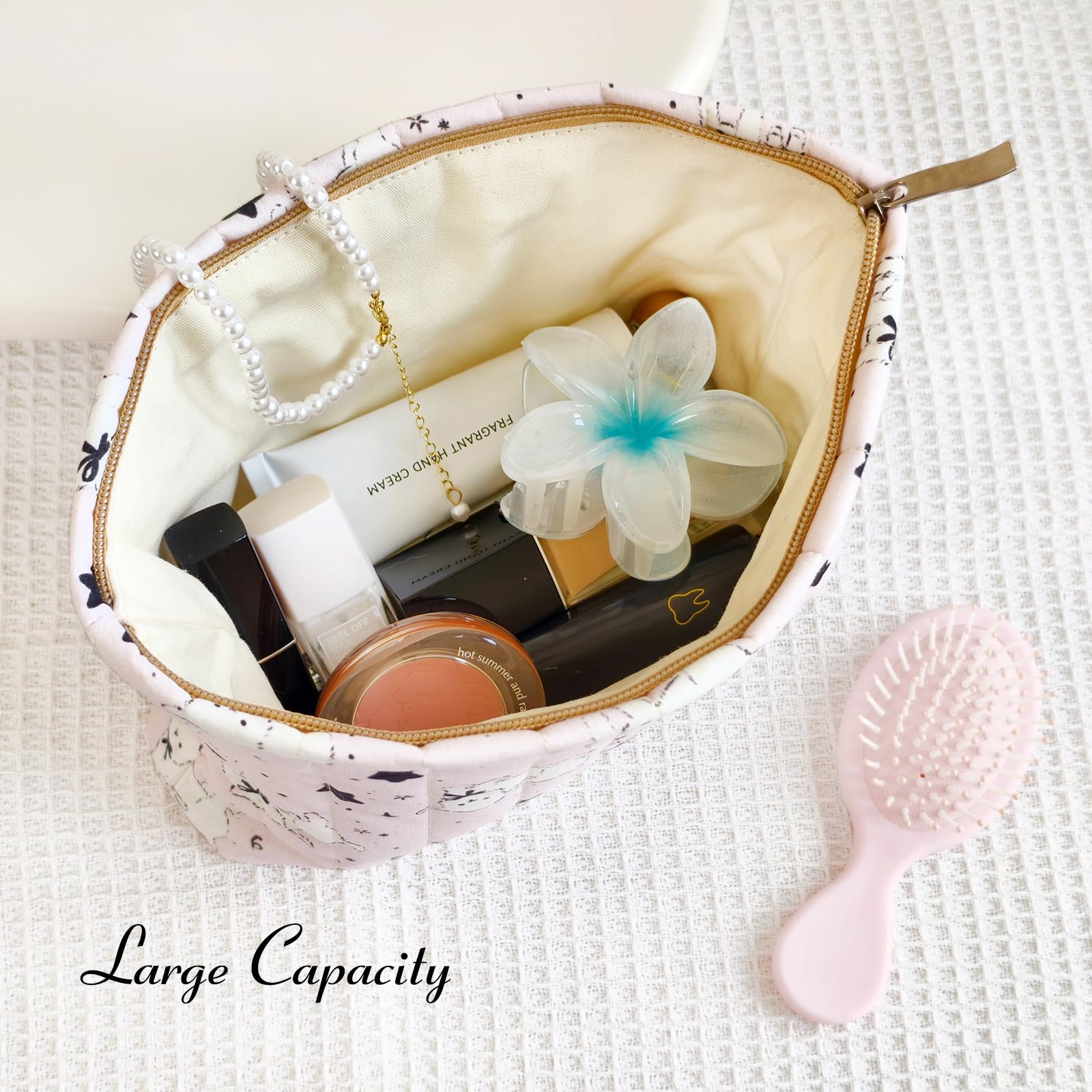 STARDW canvas-lined makeup bag offers durability and easy access to items