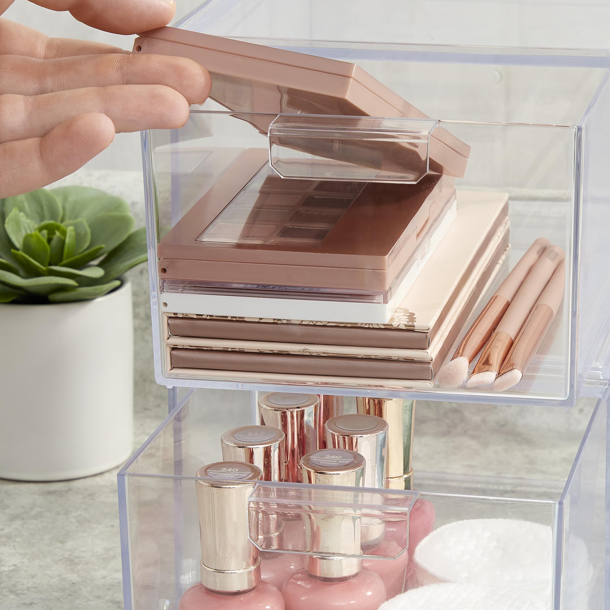 STORi Audrey expandable system with extra sets for larger collections.