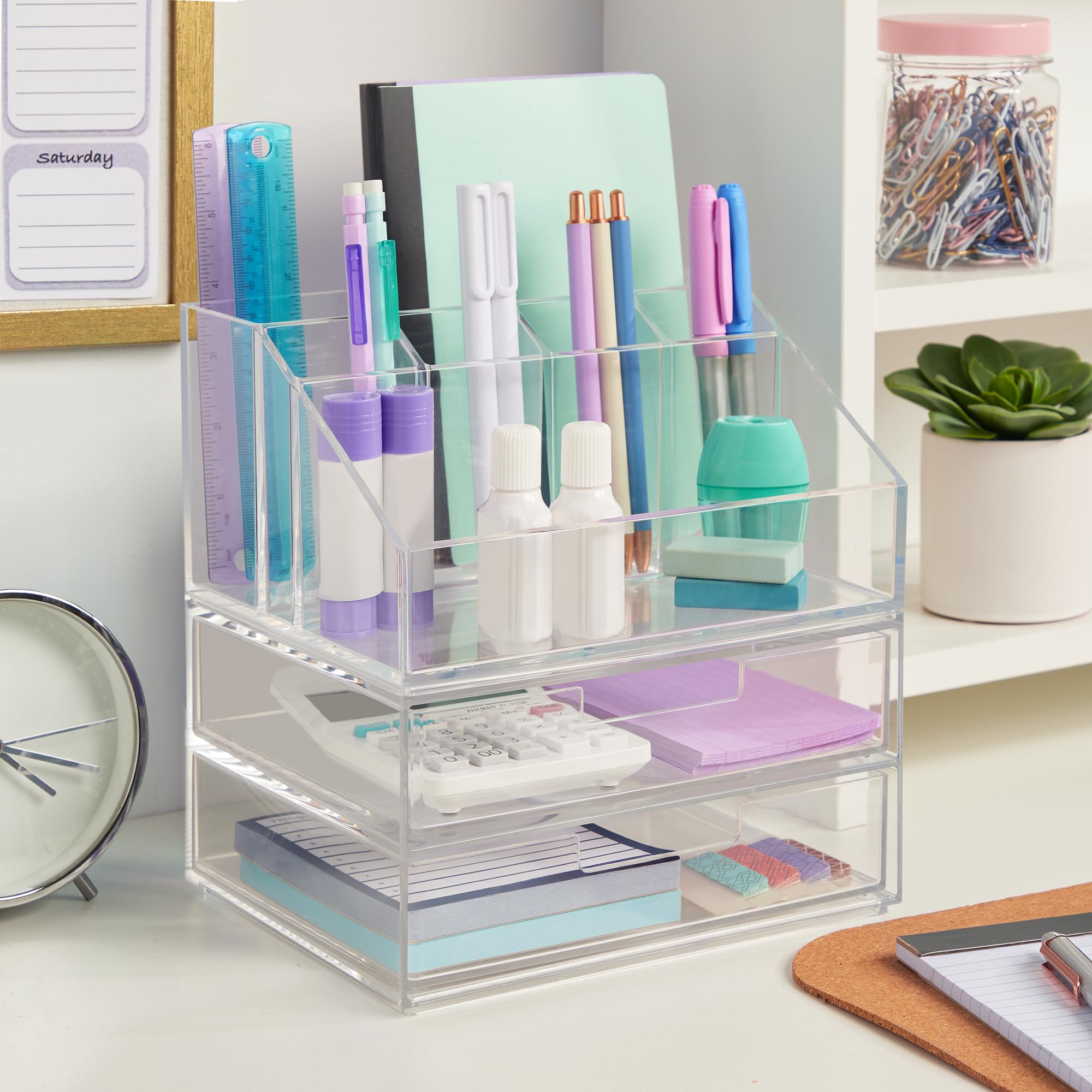 STORi Chloe clear BPA-free plastic closeup highlights durable, American-made construction.