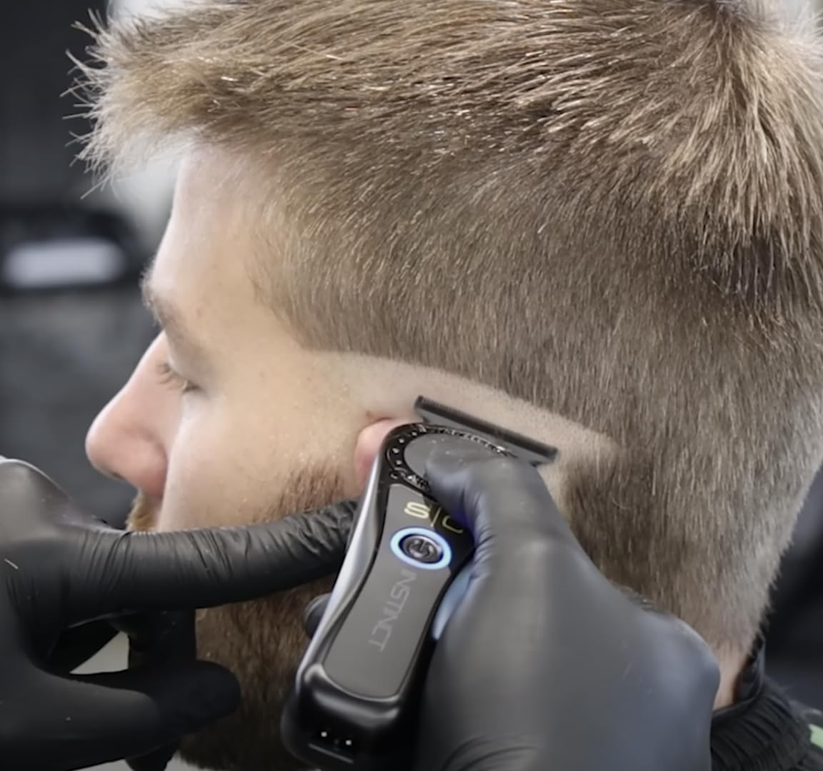 Stylecraft Instinct package includes ergonomic grip and blade tool for easy maintenance.