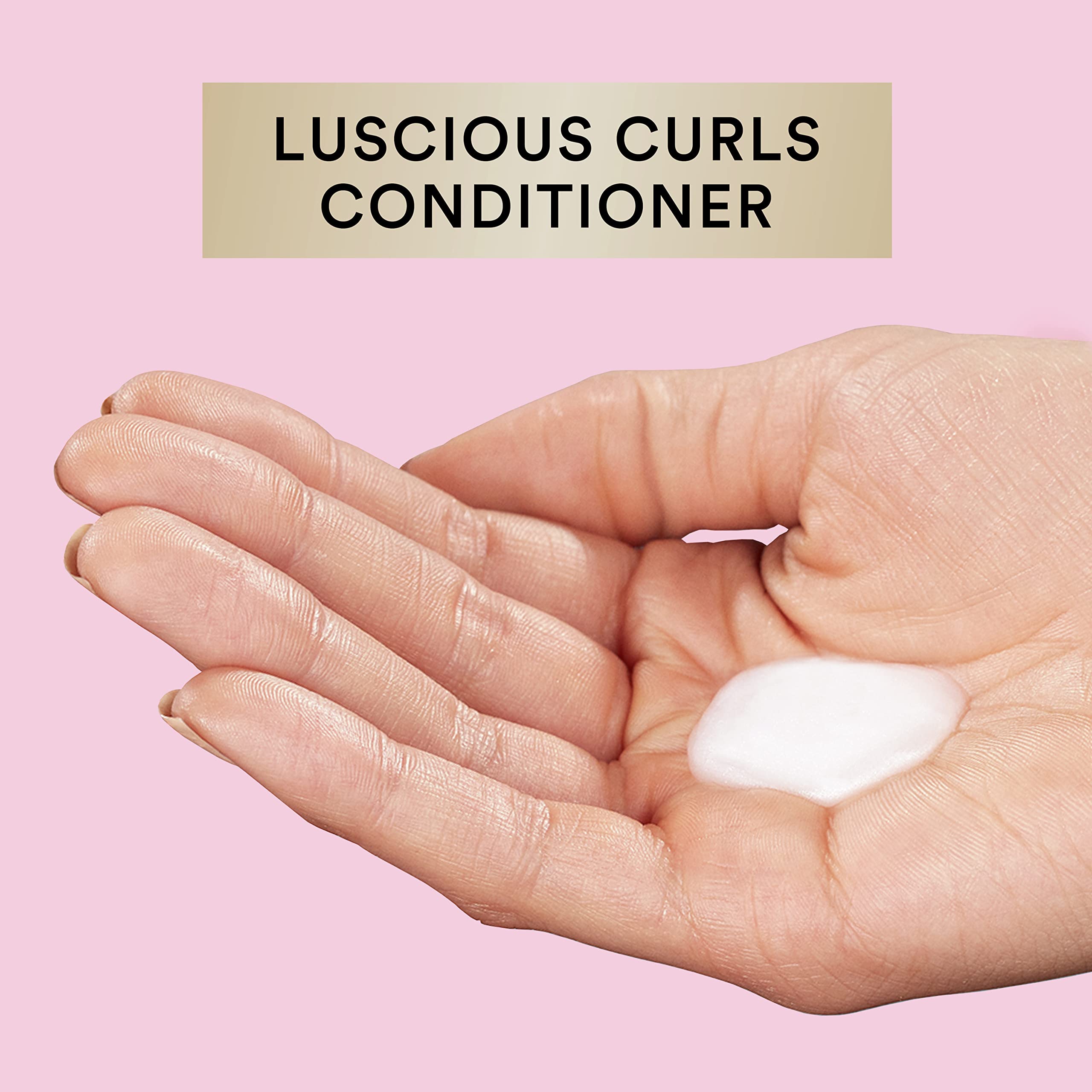 Suave Luscious Curls Conditioner application image shows even product distribution for manageability