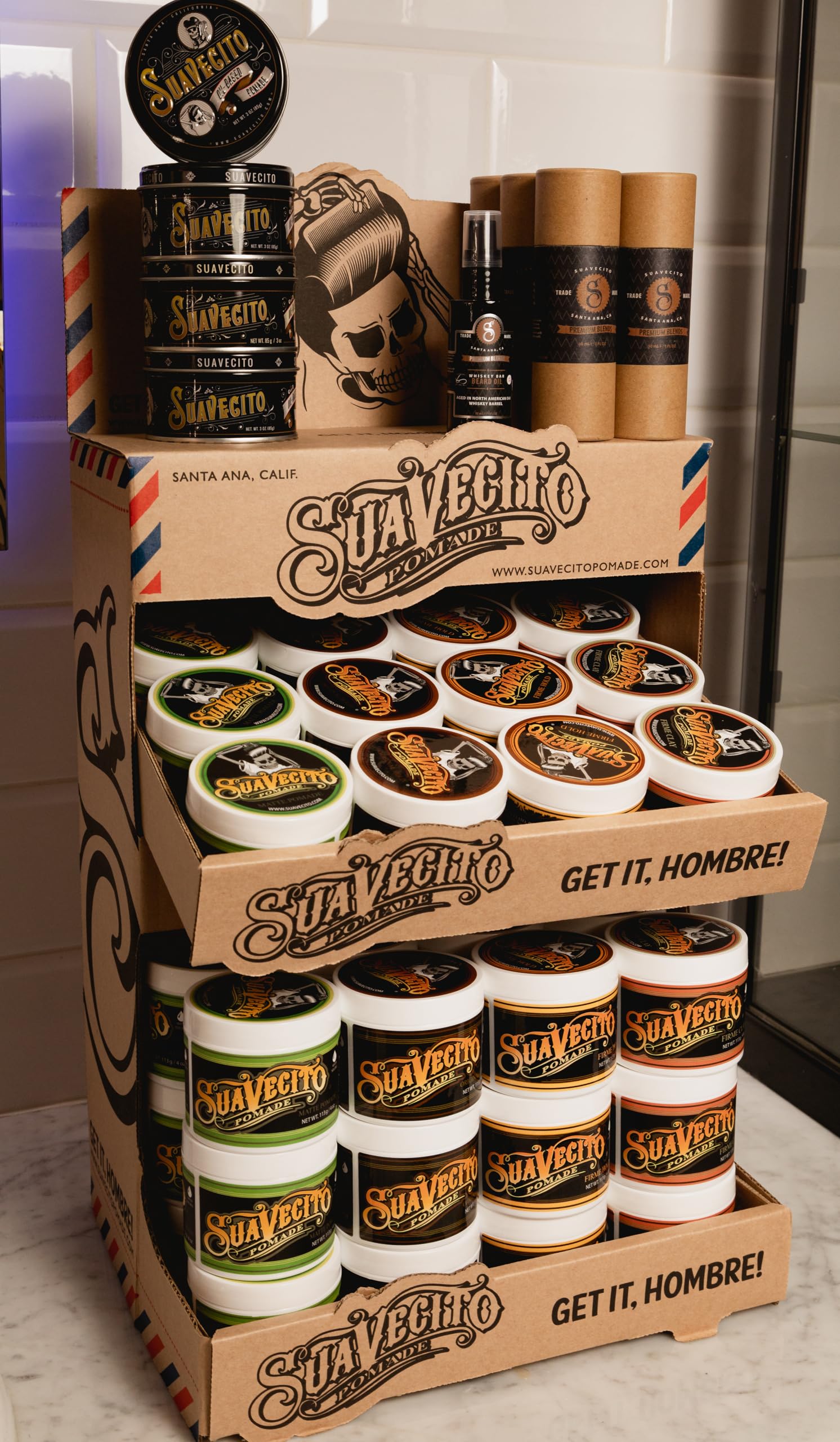 Suavecito Premium Blends Beard Oil supports hydrated skin and dandruff relief during daily care.
