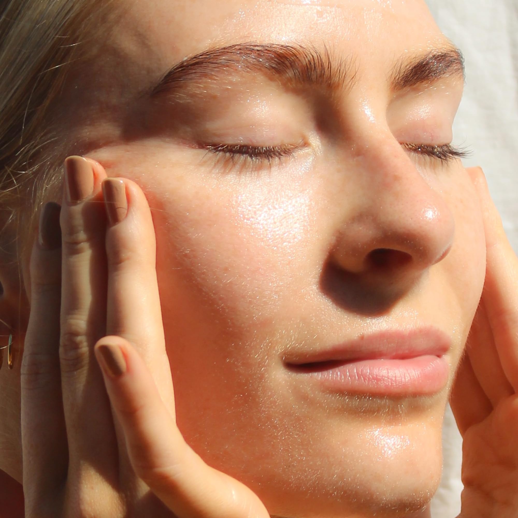Summer Fridays Cloud Dew creates a dewy glow after moisturizing