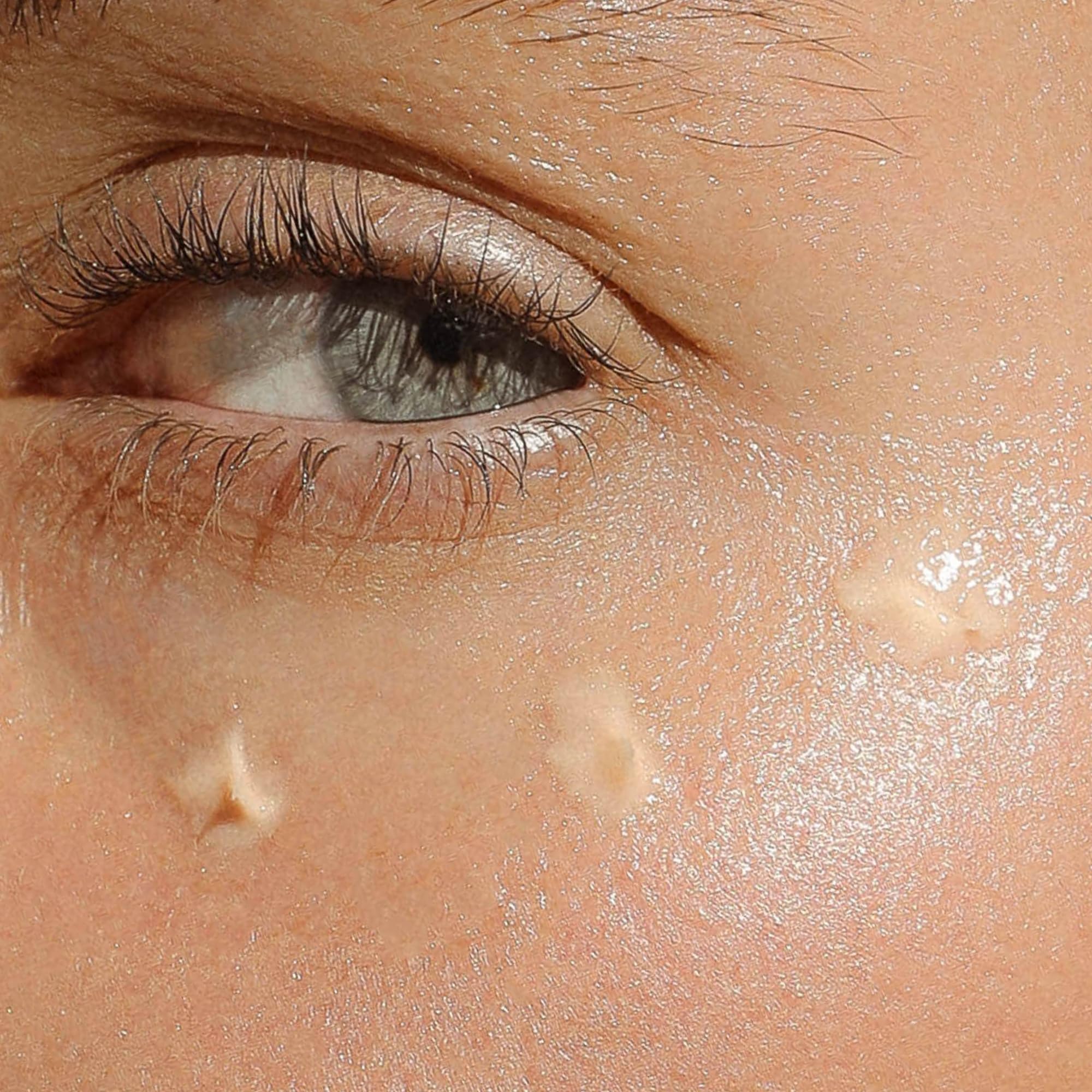 Summer Fridays Light Aura Eye Cream application demonstrating immediate hydration