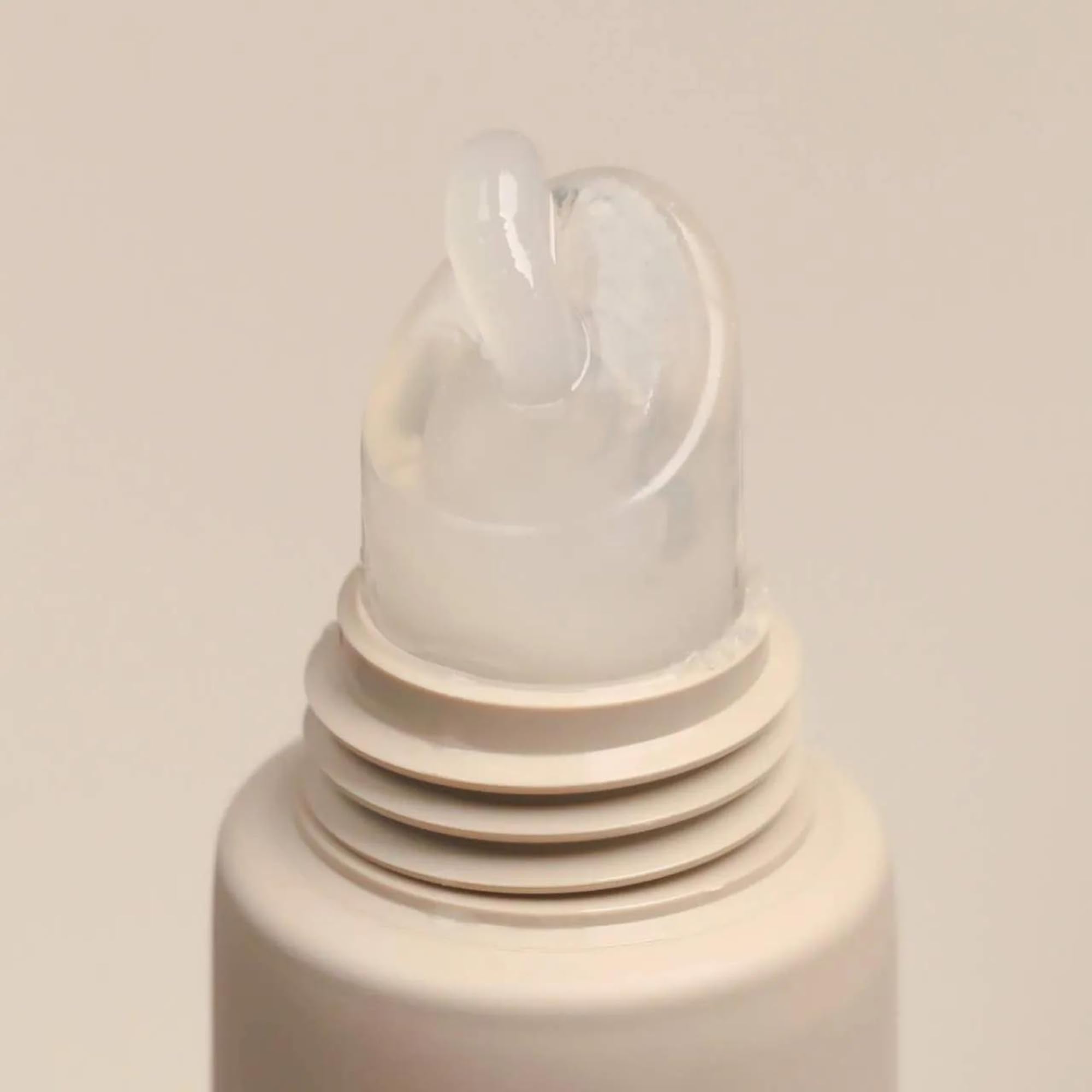 Summer Fridays Lip Butter Balm finish shows a soft non-tacky shine.