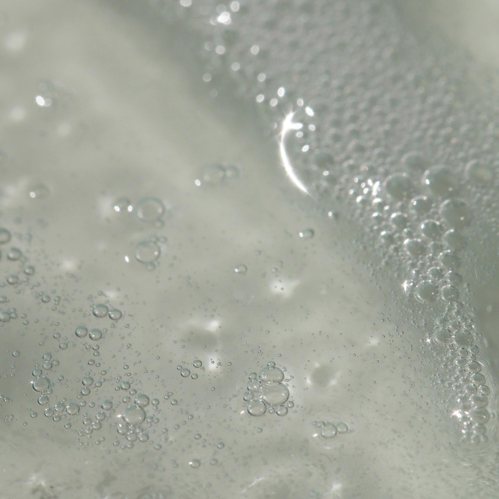 Summer Fridays Super Amino Gel Cleanser vitamin-e close-up signals moisture retention