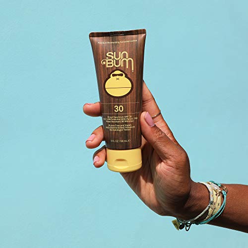 Ingredients highlight with vitamin E for skin nourishment