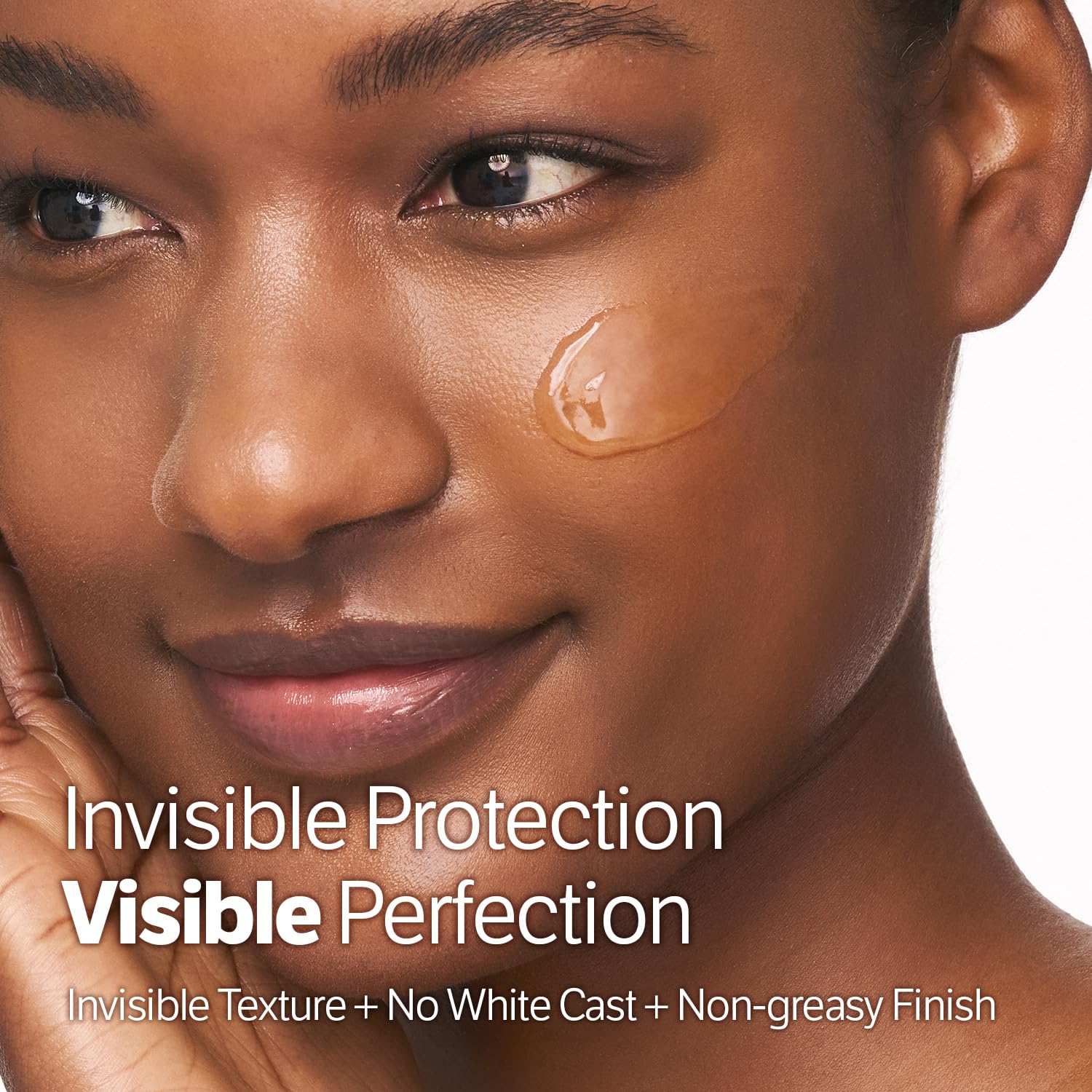 SUNGBOON EDITOR SPF 40 on skin delivers a matte glow under makeup.