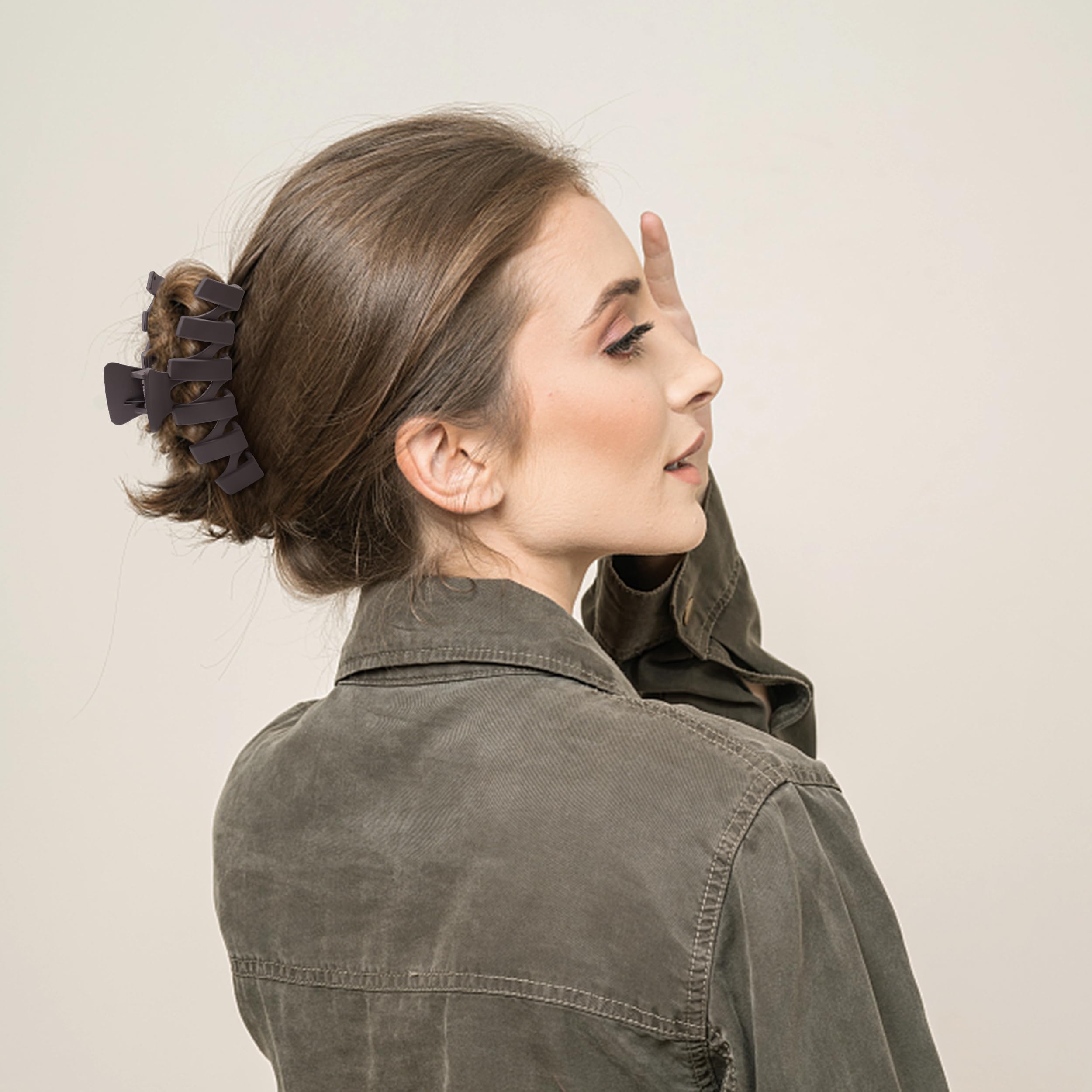 Sunolga durable matte finish clip for wet or dry hair.