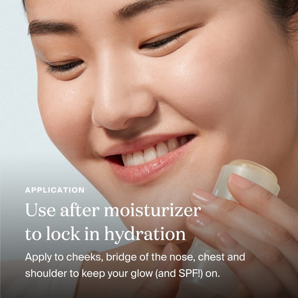 Oxybenzone-free formula with Amazonian oils for hydrating nourishment.