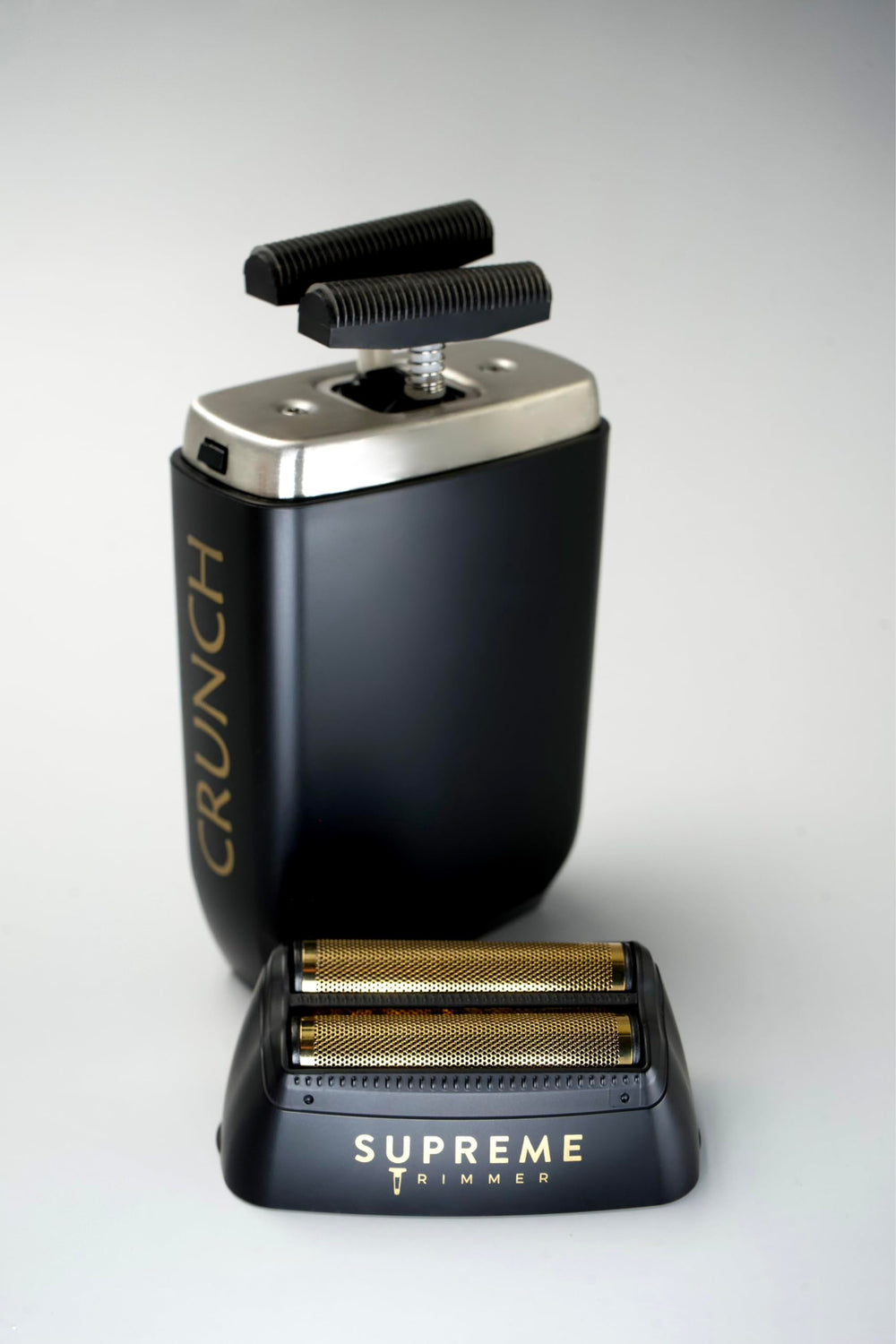 Supreme Trimmer barber kit neatly packed with accessories for beginners.
