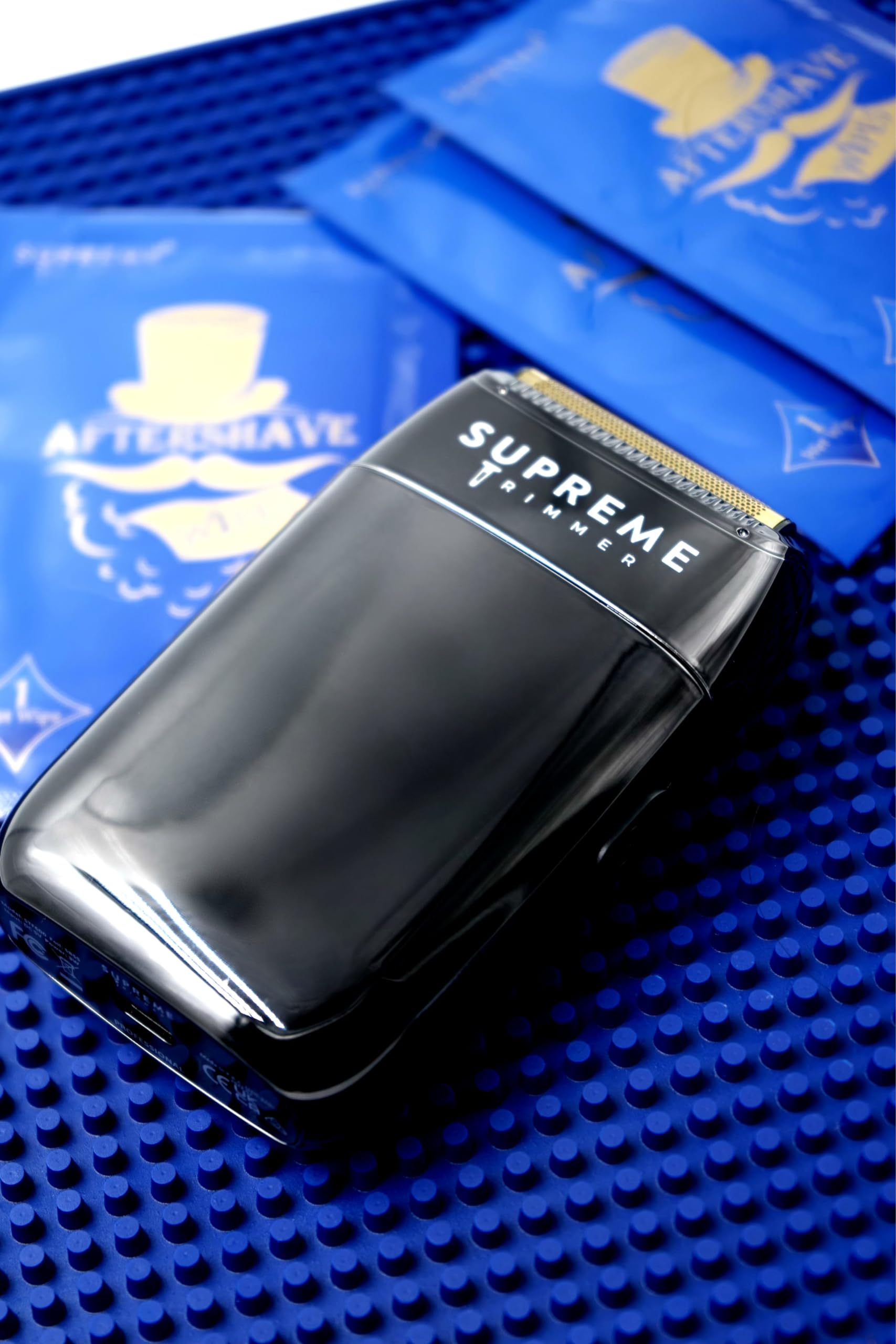 Hidden LED display on Supreme Trimmer Crunch Lite STF600 for power at a glance