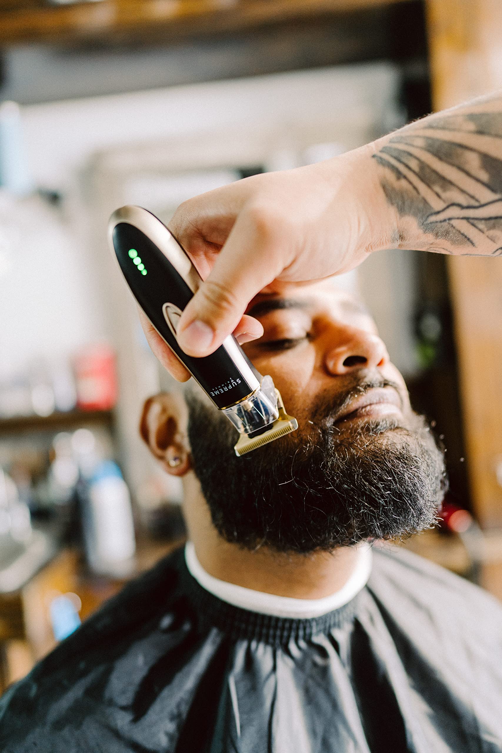 Supreme Trimmer T Shaper cordless use with quick-charge for on-the-go grooming.