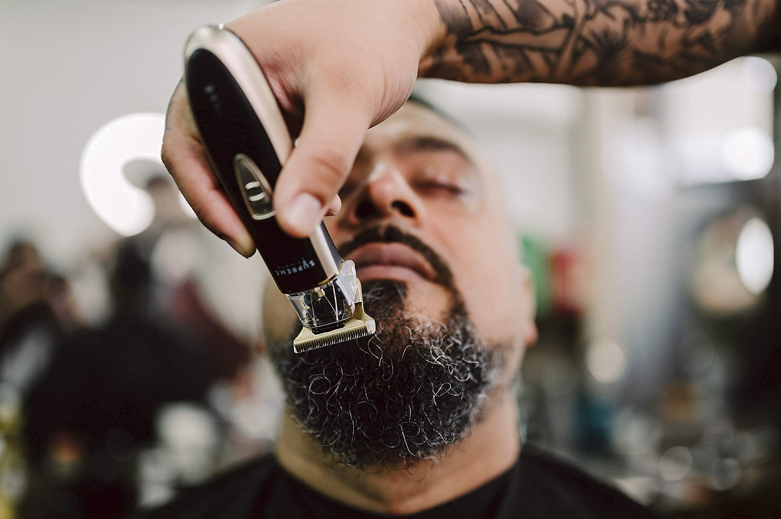 Supreme Trimmer T Shaper lightweight design offers comfortable, fatigue-free use.