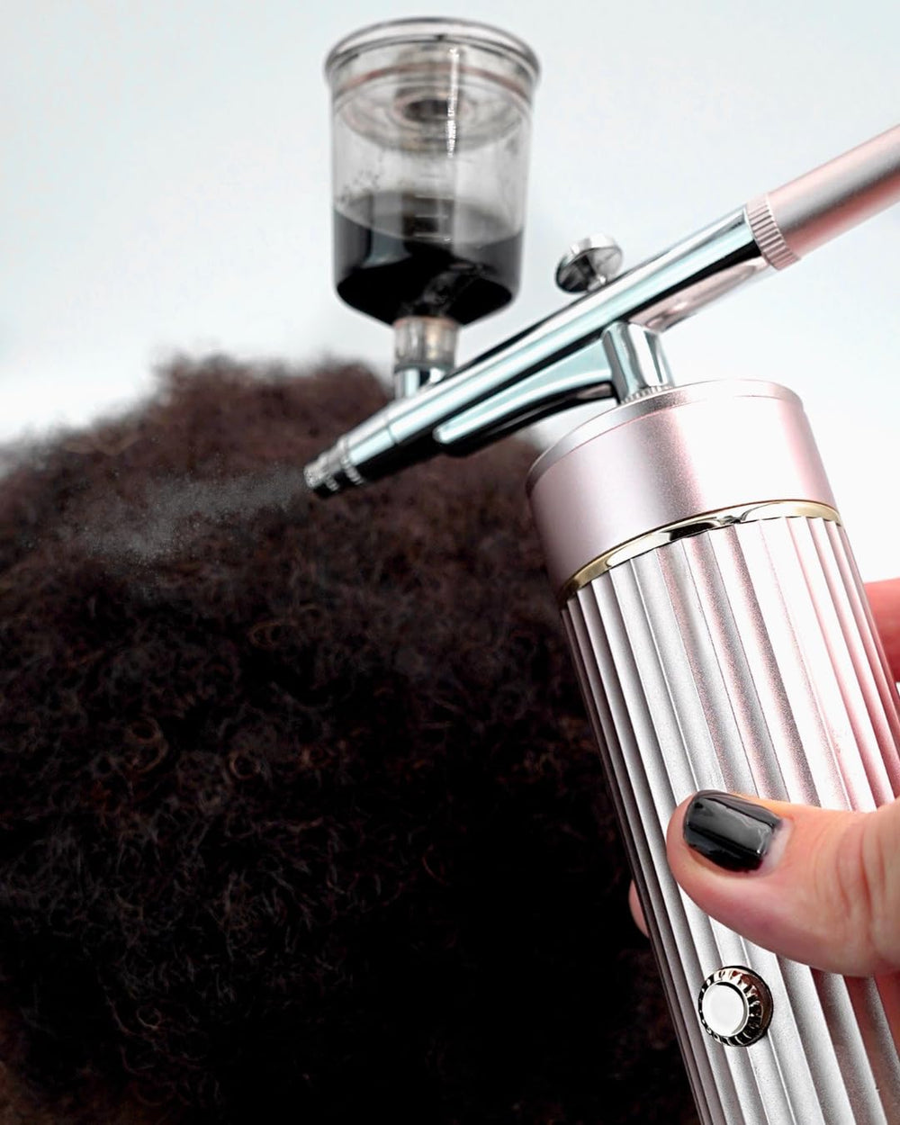 Supreme Trimmer universal-use ink suited for men and women.