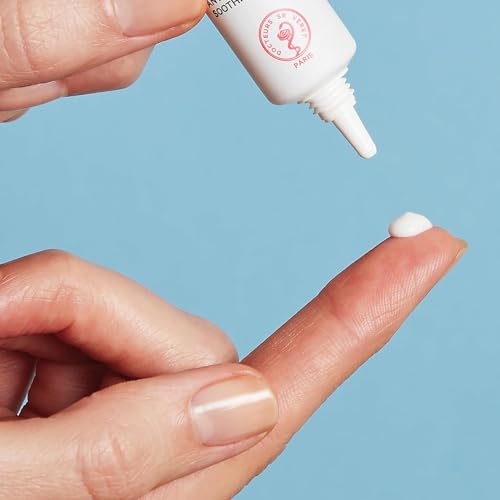 SVR Palpebral Eye Cream texture close-up highlighting a lightweight, non-greasy feel