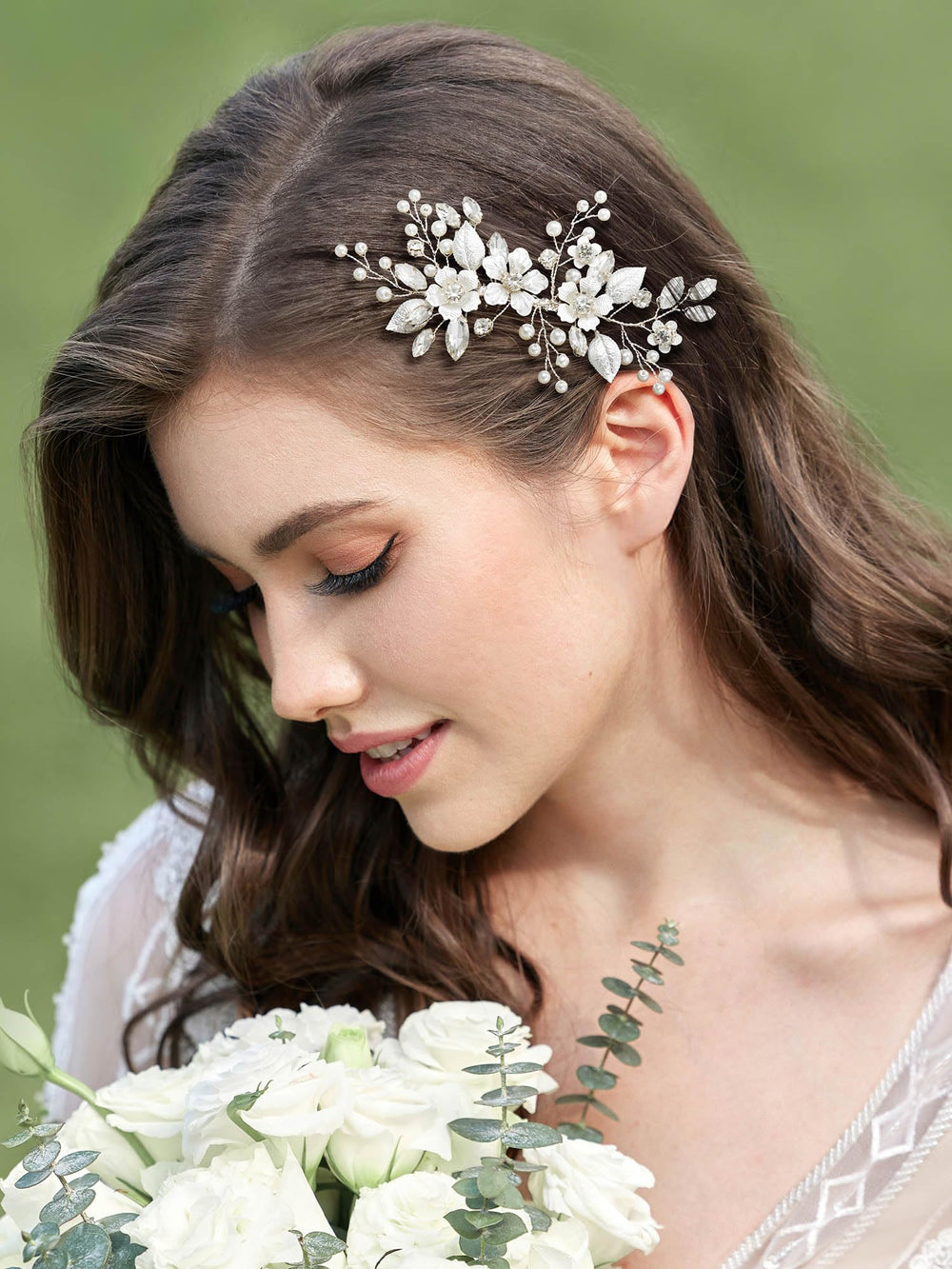 SWEETV packaging display for the bridal hair comb highlighting premium craftsmanship.