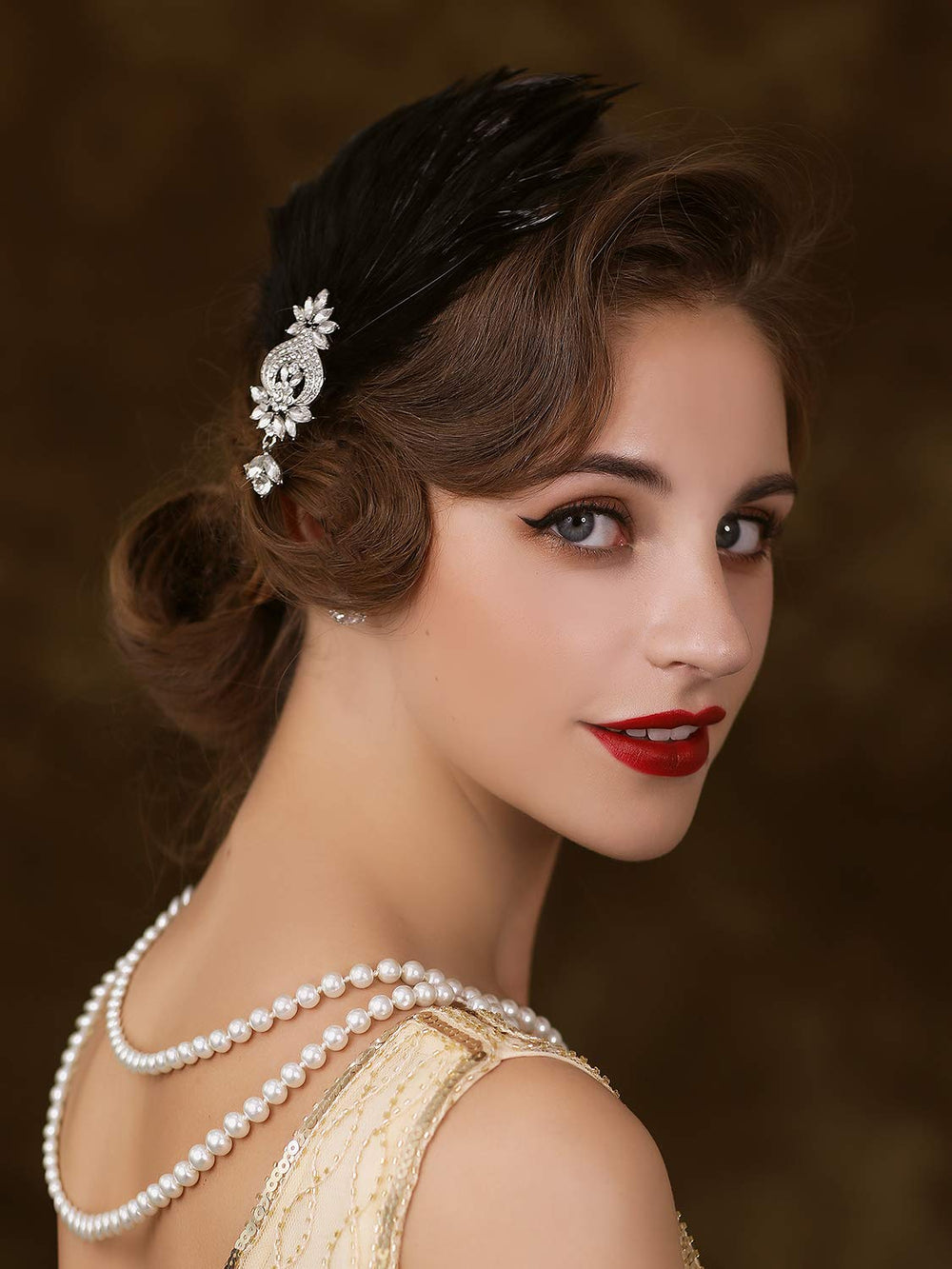 SWEETV crocodile clip keeps the flapper headpiece secure all night