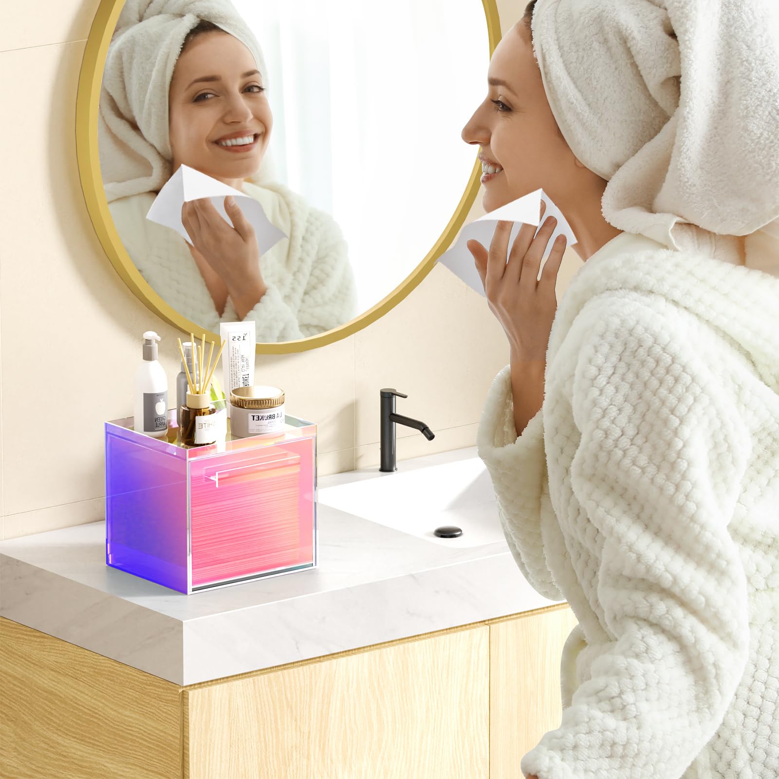 TAINESS Rainbow sealed box blocks moisture for clean towels between uses