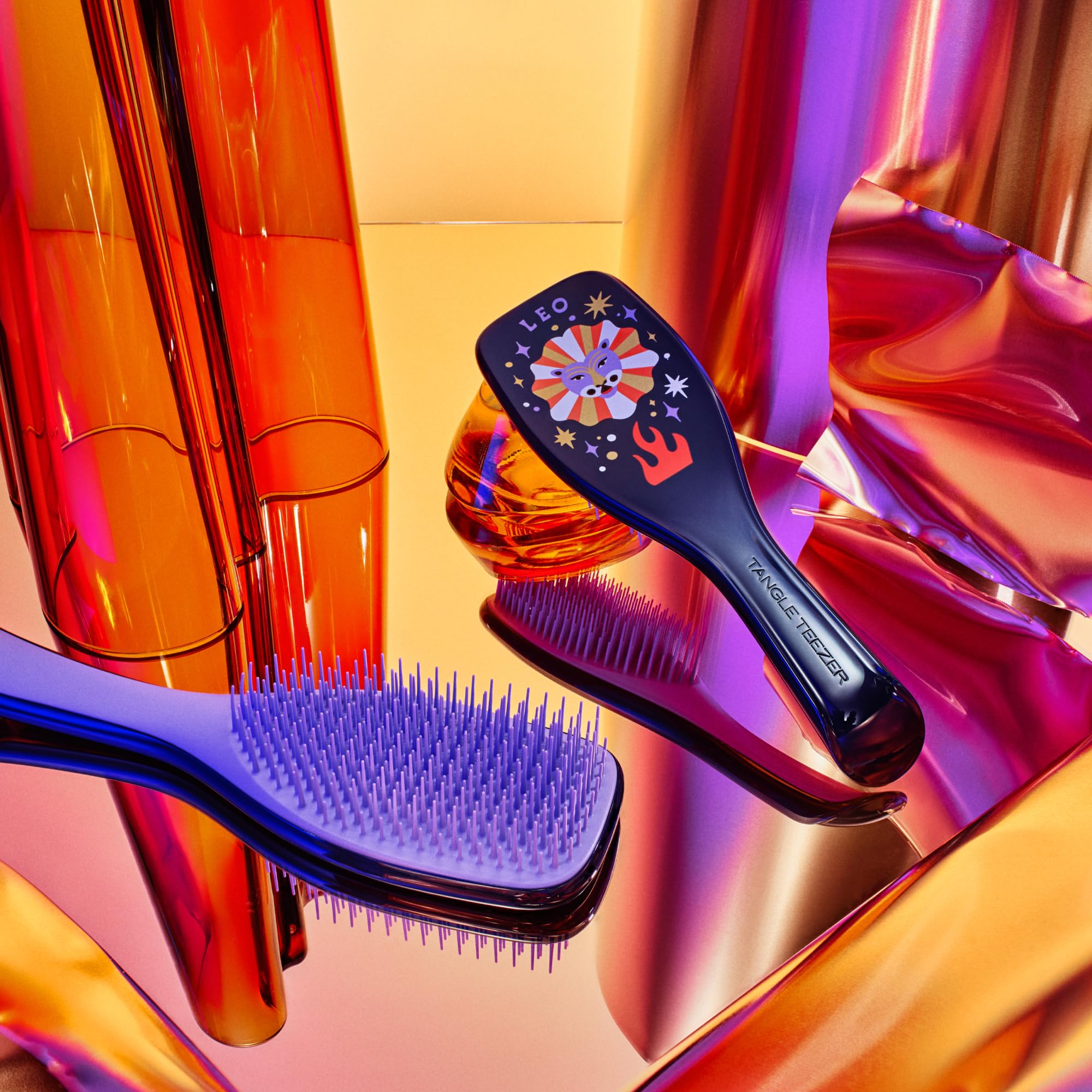 Tangle Teezer Zodiac Ultimate Detangler Leo distributes conditioner evenly for smoother results
