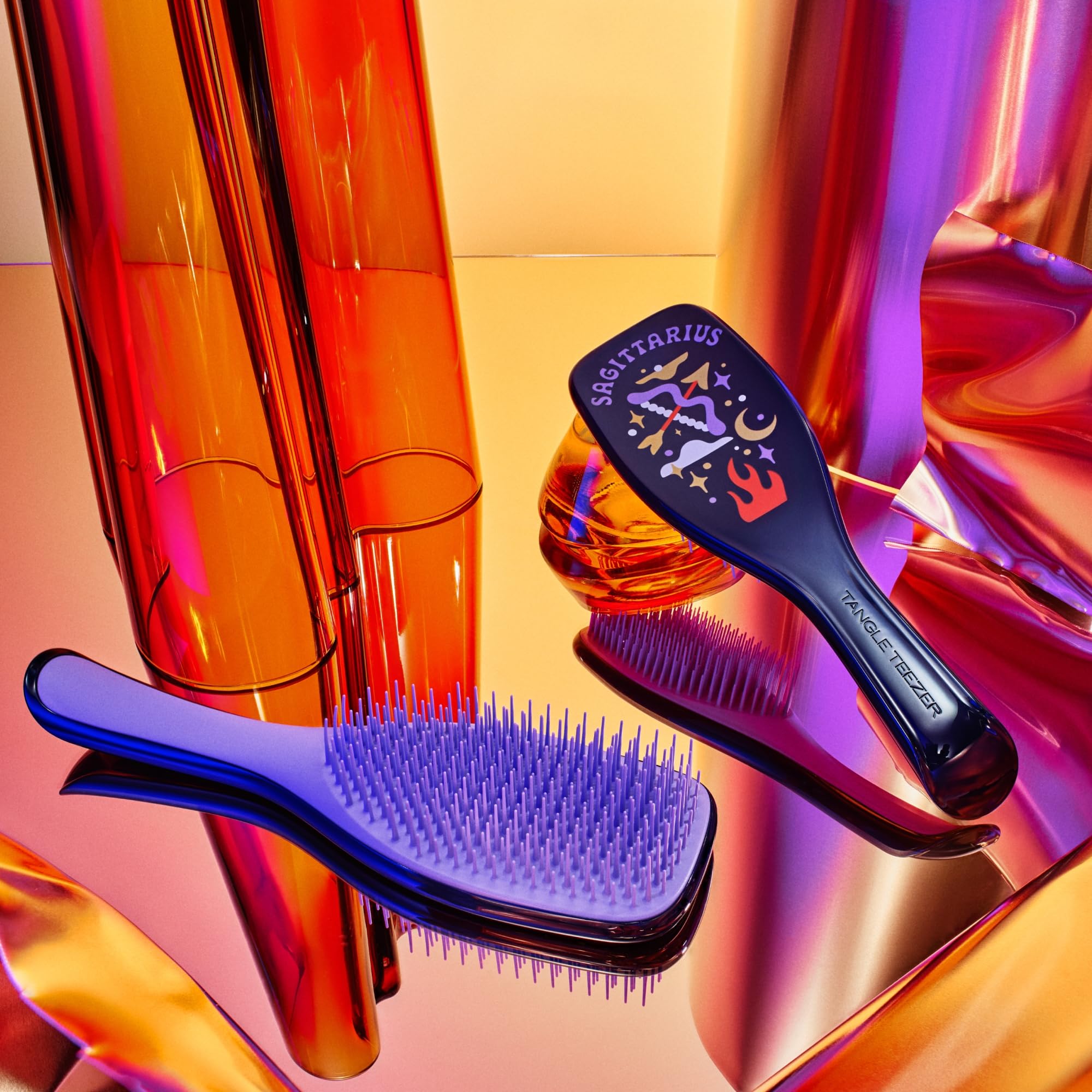 Tangle Teezer Zodiac Sagittarius shower-use demonstrates even distribution of masks