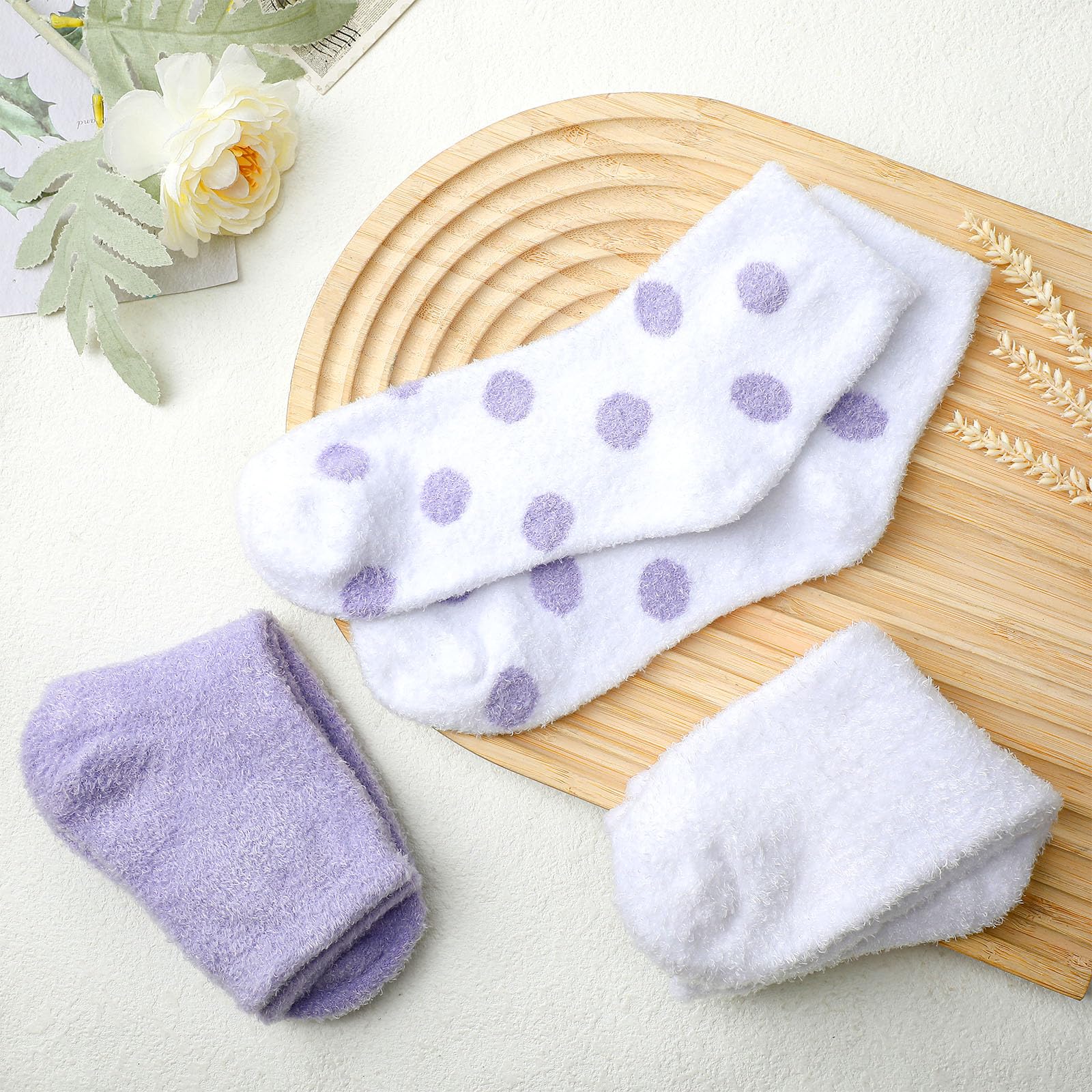 Tarpop Aloe Socks Gift Box presents a thoughtful pampering gift.