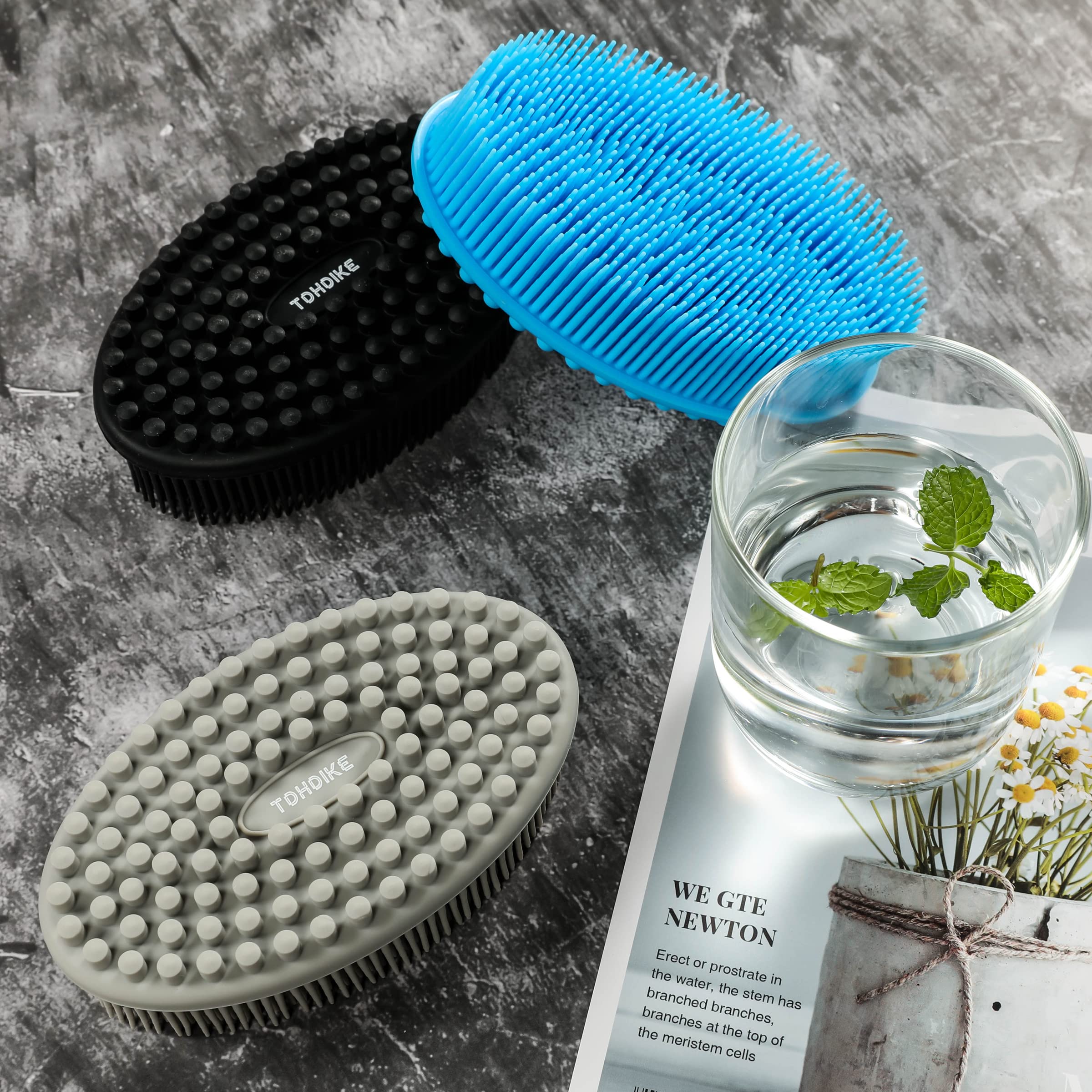 TDHDIKE silicone body scrubber drying quickly after use to stay hygienic