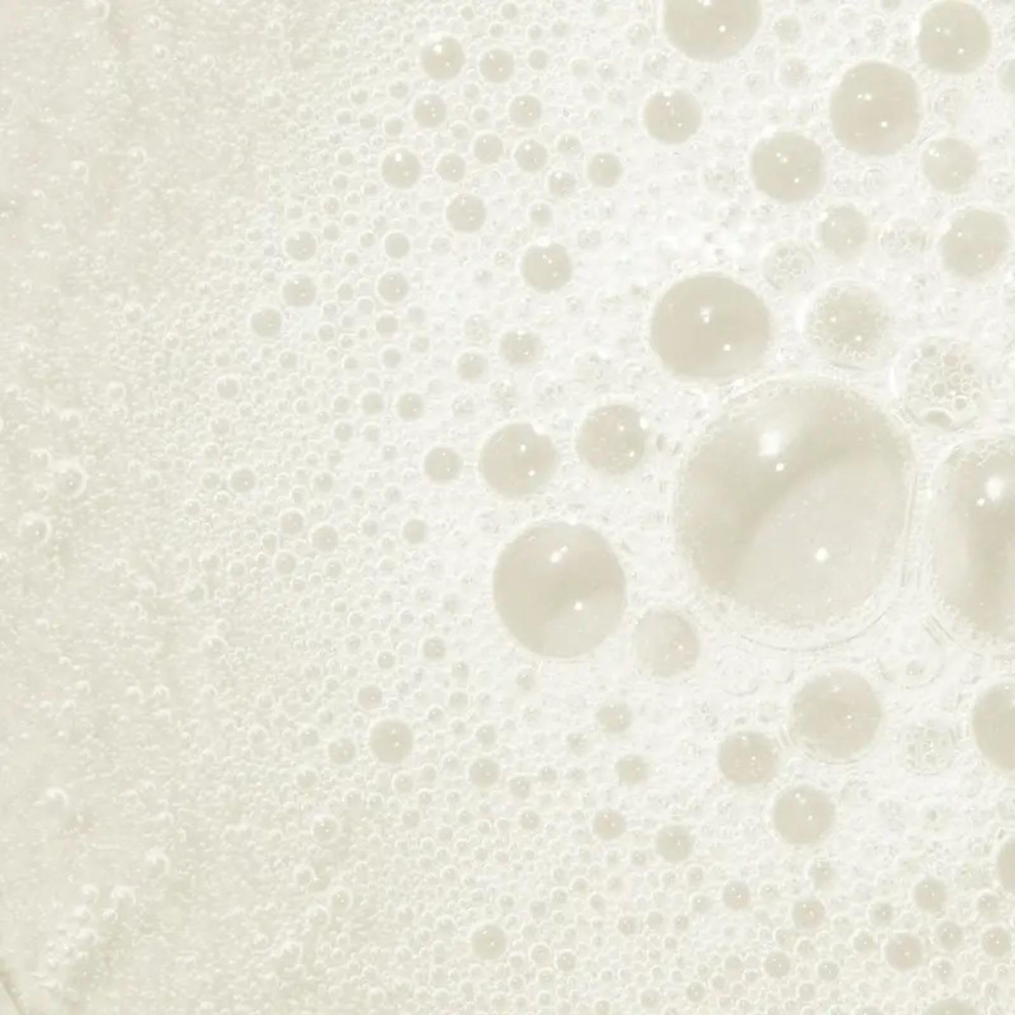 Tea Tree Restoring Shampoo forest-fragrance conveys forest-inspired scent for refreshing shower experience.