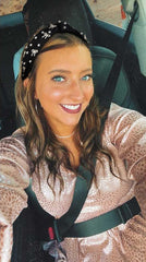 TEBIEKOY knotted headband non-slip design keeps hair in place.