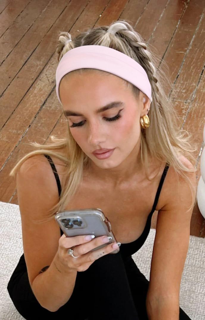 TERSE stretchy headband delivers comfortable all-day wear for any activity