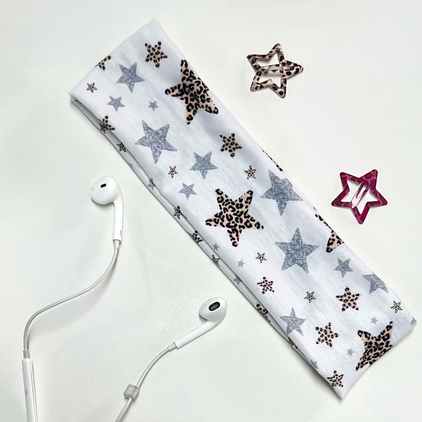 TERSE leopard headband gray variant blends with outfits while staying breathable.