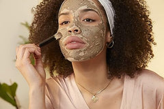 The Body Shop Himalayan Charcoal Purifying Glow Mask bamboo charcoal absorbs oil and impurities